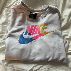 Nike Crop Crewneck Sweatshirt!